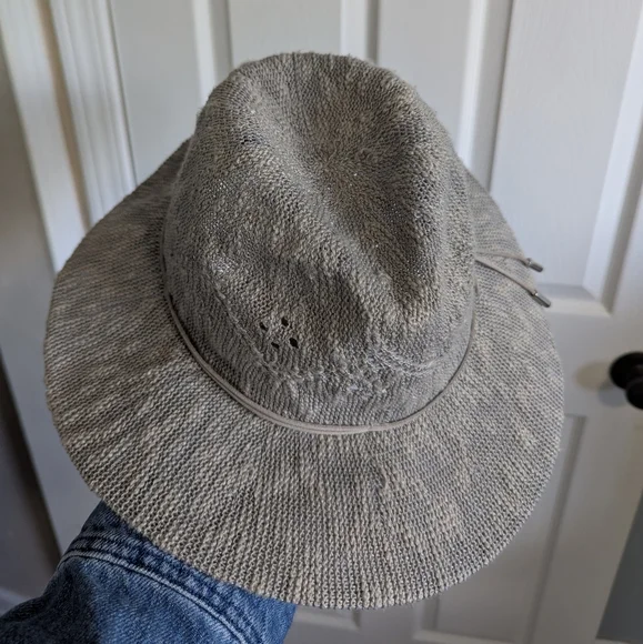 Vince Camuto Lightweight Fedora Hat - Picture 5 of 6